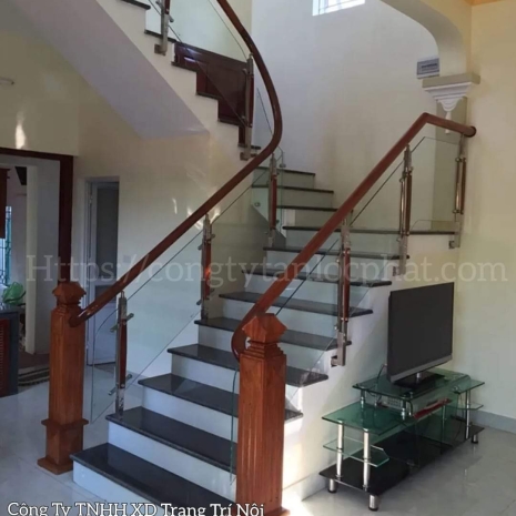 Cầu Thang Gỗ Kính Cường Lực Tay Tròn
